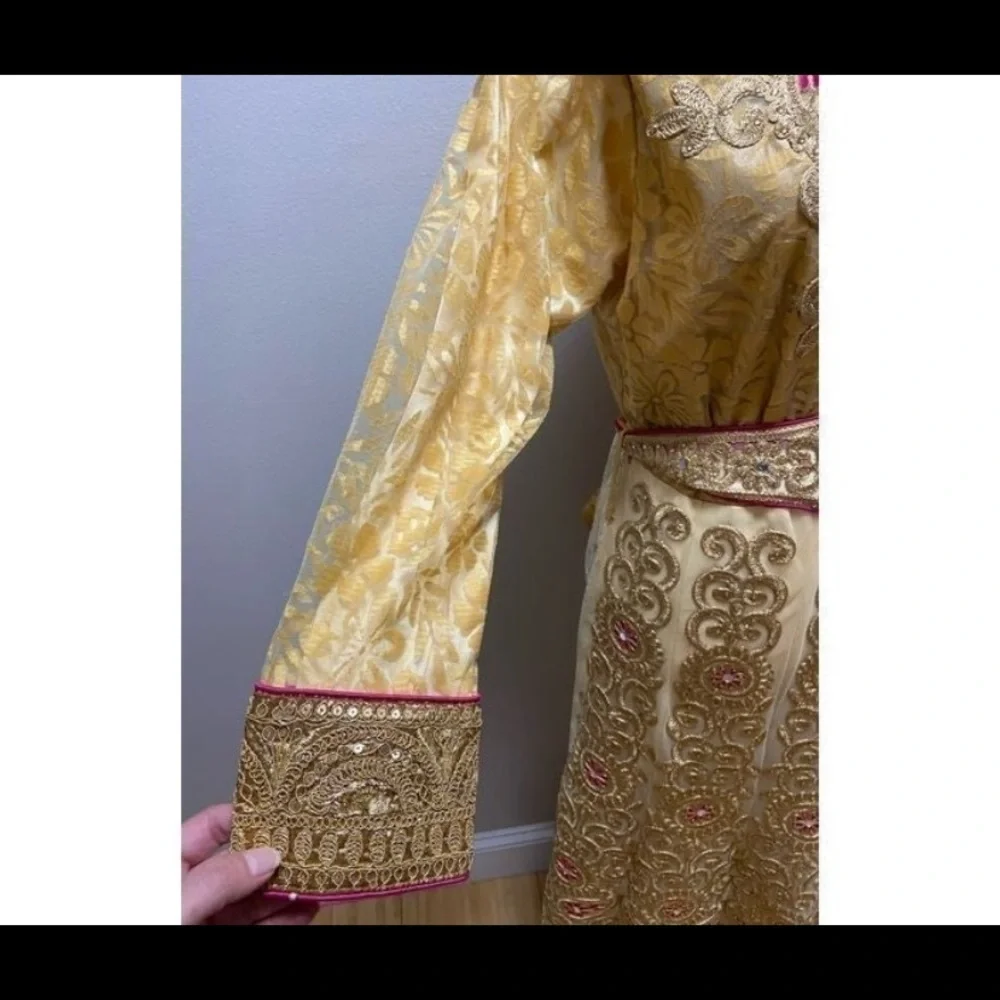 Elegant Gold and Yellow Embroidered Dress Indian Medium - Picture 4 of 8